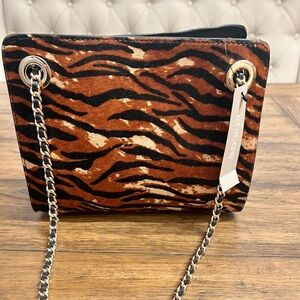 NWT Chicos Convertible Tiger print Crossbody Bag. Size Medium